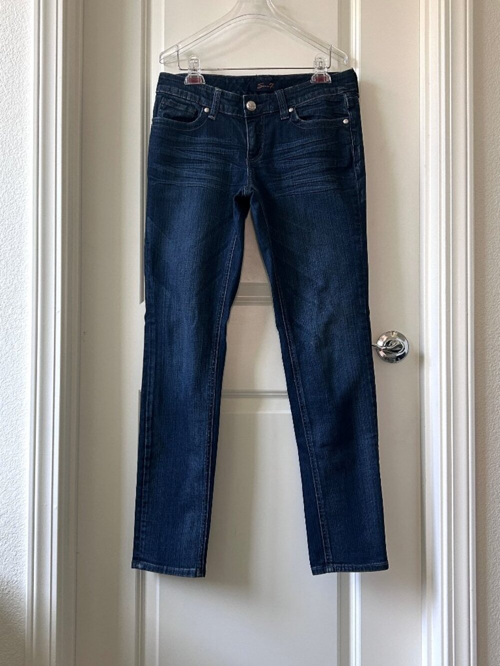 Super skinny very low rise Super Sqin jeans dark wash size 28x32